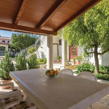Cozy In With Kitchen Porec
