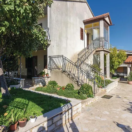 Cozy In With Kitchen Porec