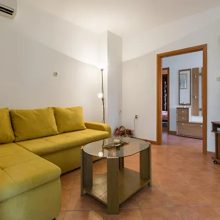 Cozy In With Kitchen Porec
