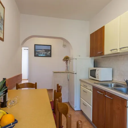 Cozy In With Kitchen Porec