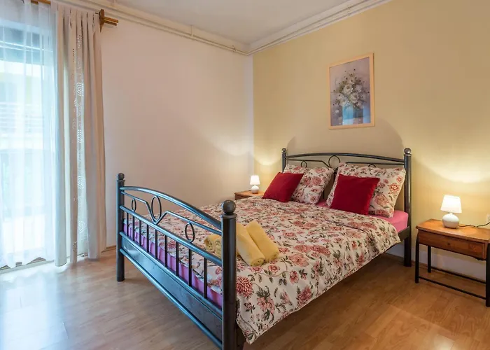 Piantade Cr * 포레치