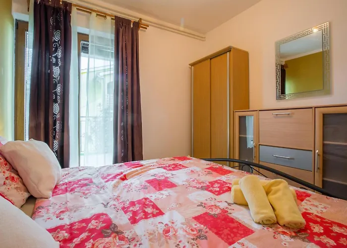 Piantade Cr * 포레치