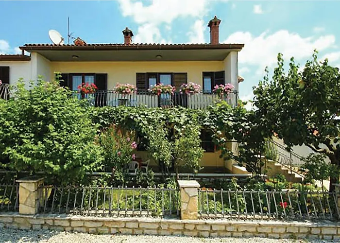 Piantade Cr * 포레치