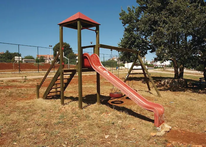 Piantade Cr * 포레치